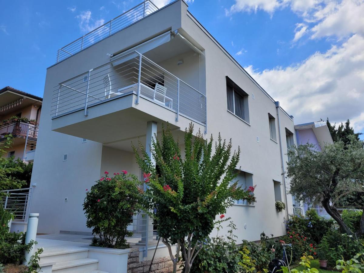 Garda View - Nuovo Appartamento Con Solarium Vista Lago Εξωτερικό φωτογραφία