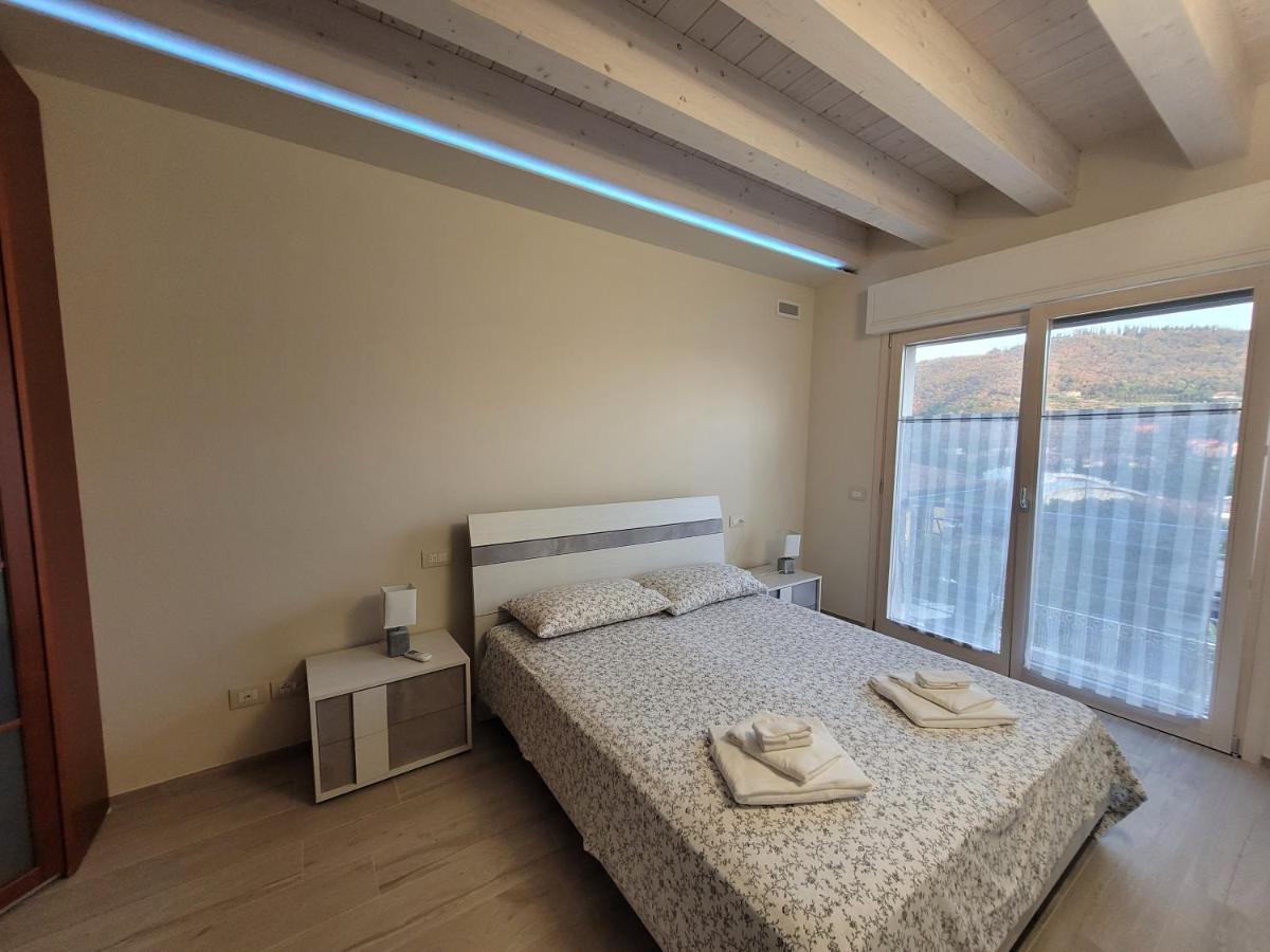 Garda View - Nuovo Appartamento Con Solarium Vista Lago Εξωτερικό φωτογραφία