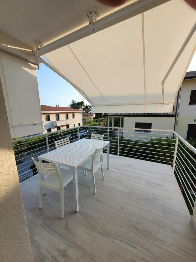 Garda View - Nuovo Appartamento Con Solarium Vista Lago Εξωτερικό φωτογραφία