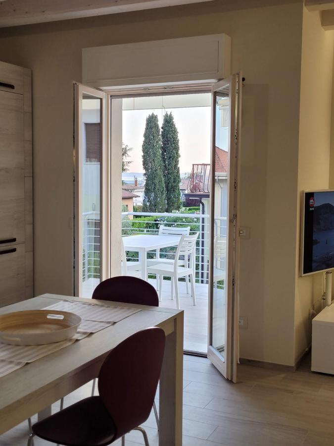 Garda View - Nuovo Appartamento Con Solarium Vista Lago Εξωτερικό φωτογραφία