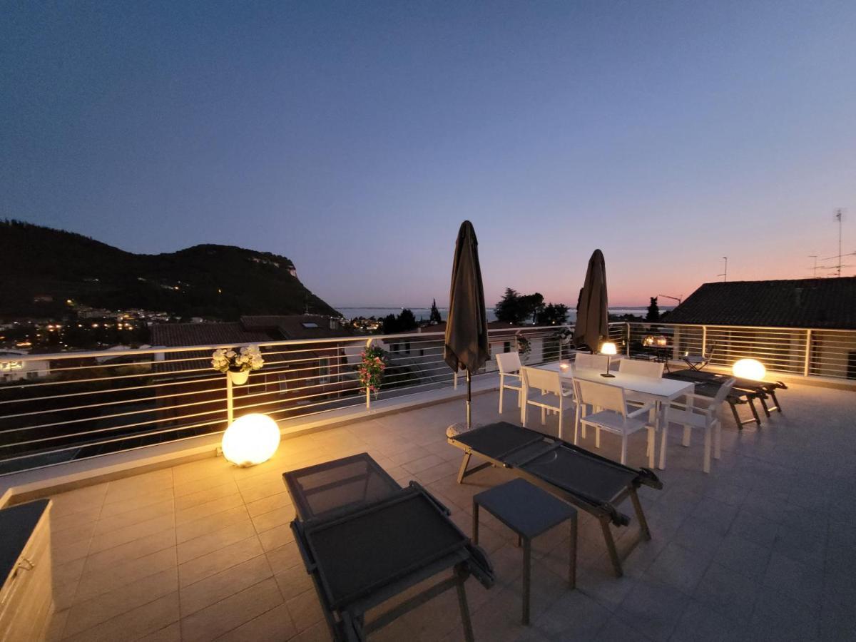 Garda View - Nuovo Appartamento Con Solarium Vista Lago Εξωτερικό φωτογραφία