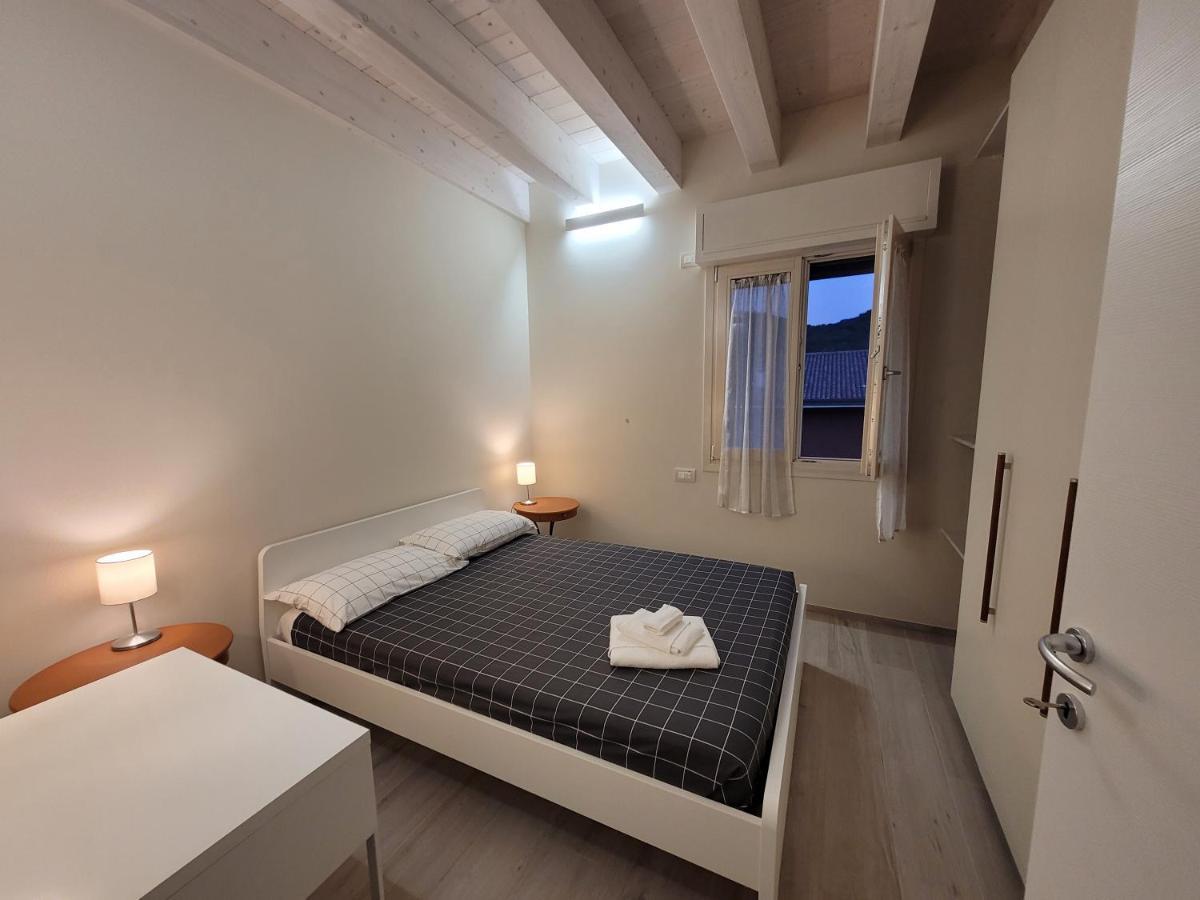 Garda View - Nuovo Appartamento Con Solarium Vista Lago Εξωτερικό φωτογραφία
