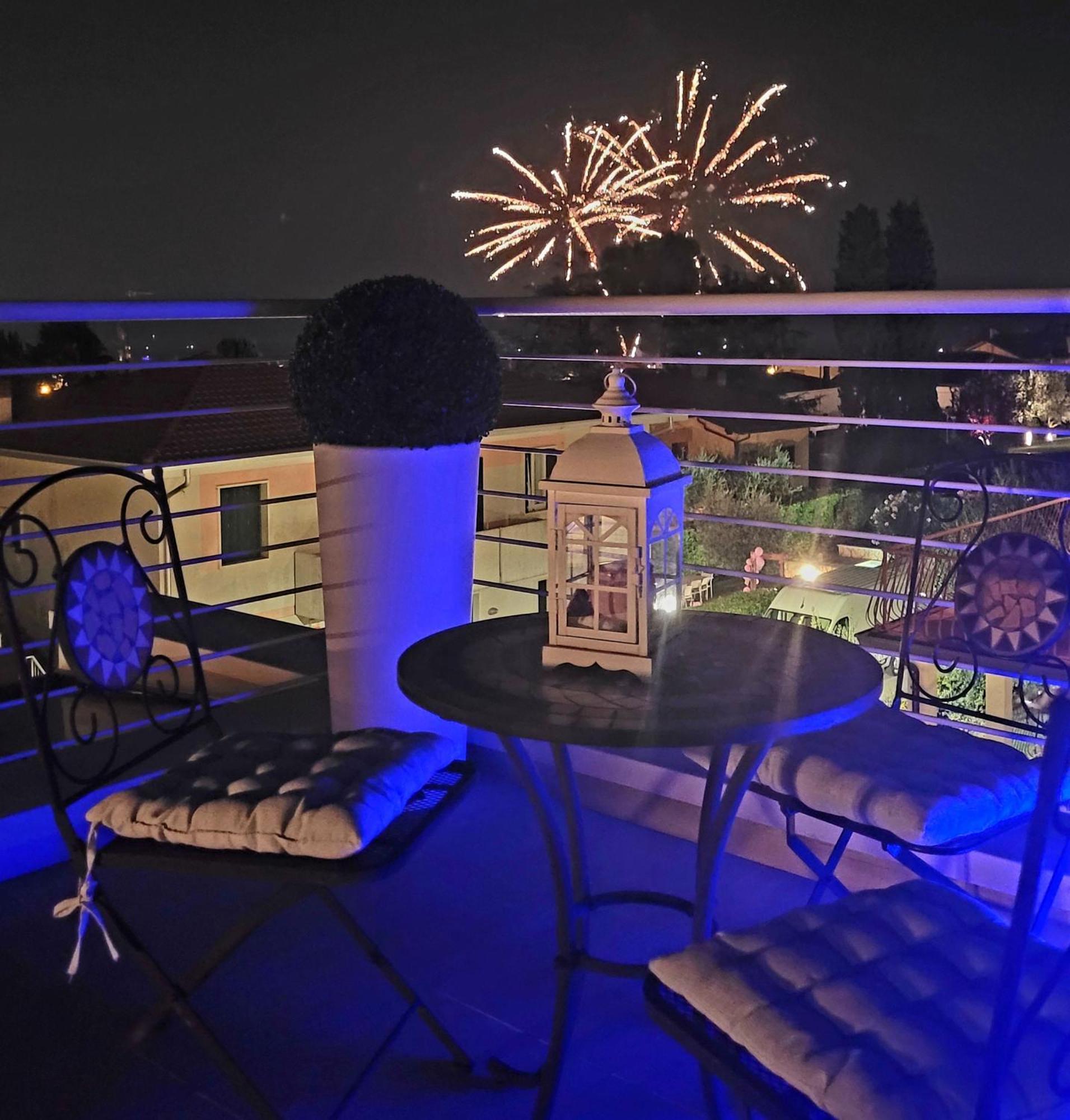 Garda View - Nuovo Appartamento Con Solarium Vista Lago Εξωτερικό φωτογραφία
